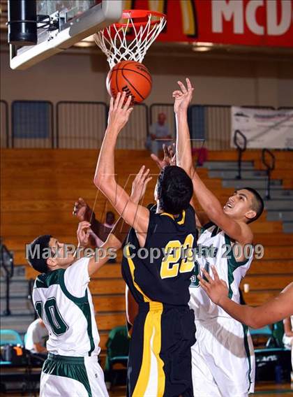 Thumbnail 3 in Conroe vs. Pasadena (McDonalds Texas Invitational) photogallery.
