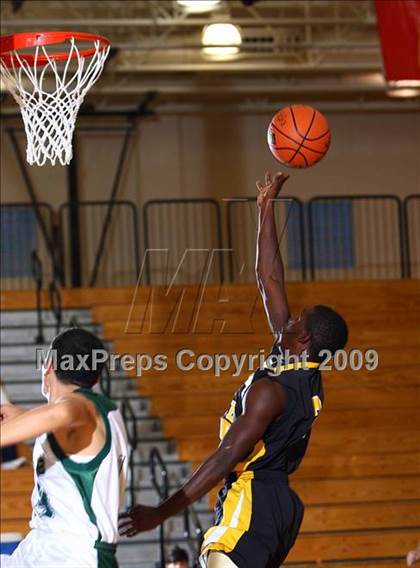 Thumbnail 2 in Conroe vs. Pasadena (McDonalds Texas Invitational) photogallery.