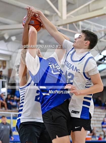 Thumbnail 3 in Indianapolis Bishop Chatard vs Tipton (IBCA / IHSAA Showcase) photogallery.