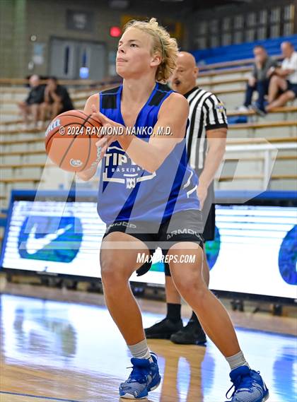 Thumbnail 1 in Indianapolis Bishop Chatard vs Tipton (IBCA / IHSAA Showcase) photogallery.