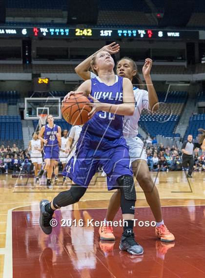 Thumbnail 2 in La Vega vs. Wylie (UIL 4A Semifinal) photogallery.