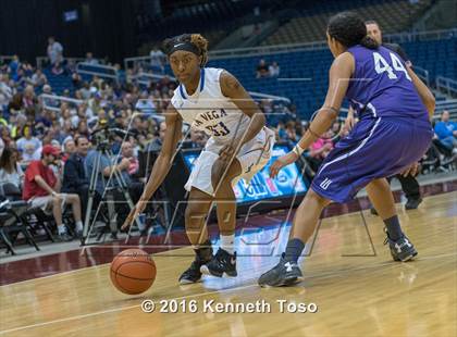 Thumbnail 2 in La Vega vs. Wylie (UIL 4A Semifinal) photogallery.