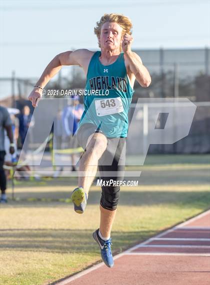 Thumbnail 1 in AIA Track & Field Championships(Boys Long/Triple Jump DIV 1 & 3) photogallery.