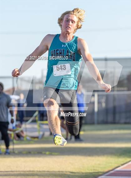 Thumbnail 2 in AIA Track & Field Championships(Boys Long/Triple Jump DIV 1 & 3) photogallery.