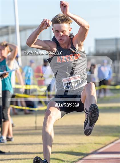 Thumbnail 3 in AIA Track & Field Championships(Boys Long/Triple Jump DIV 1 & 3) photogallery.