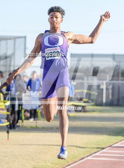 Thumbnail 2 in AIA Track & Field Championships(Boys Long/Triple Jump DIV 1 & 3) photogallery.