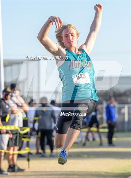 Thumbnail 2 in AIA Track & Field Championships(Boys Long/Triple Jump DIV 1 & 3) photogallery.