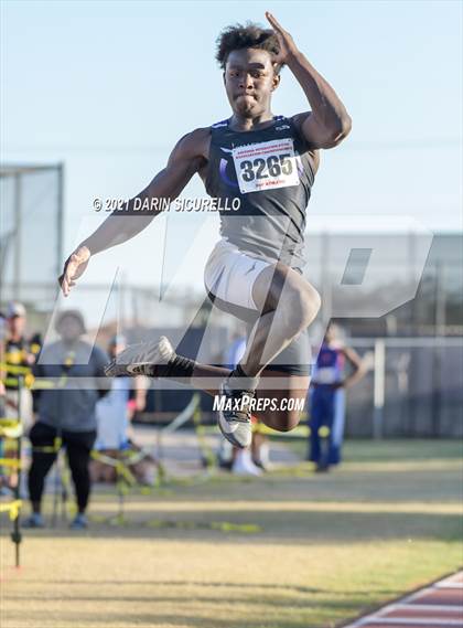 Thumbnail 2 in AIA Track & Field Championships(Boys Long/Triple Jump DIV 1 & 3) photogallery.