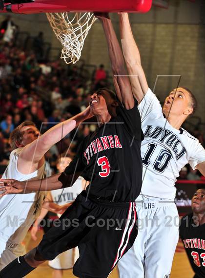 Thumbnail 1 in Loyola vs. Etiwanda (Nike Extravaganza) photogallery.