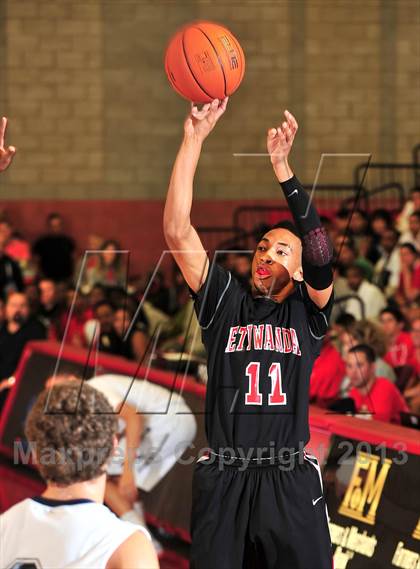 Thumbnail 3 in Loyola vs. Etiwanda (Nike Extravaganza) photogallery.
