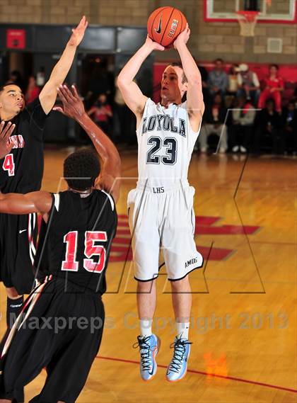 Thumbnail 1 in Loyola vs. Etiwanda (Nike Extravaganza) photogallery.