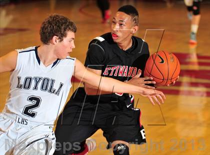 Thumbnail 2 in Loyola vs. Etiwanda (Nike Extravaganza) photogallery.