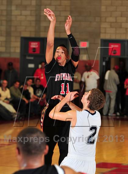 Thumbnail 3 in Loyola vs. Etiwanda (Nike Extravaganza) photogallery.