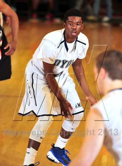 Thumbnail 3 in Loyola vs. Etiwanda (Nike Extravaganza) photogallery.