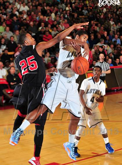 Thumbnail 2 in Loyola vs. Etiwanda (Nike Extravaganza) photogallery.
