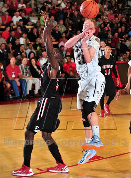 Thumbnail 2 in Loyola vs. Etiwanda (Nike Extravaganza) photogallery.