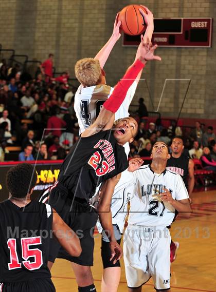 Thumbnail 1 in Loyola vs. Etiwanda (Nike Extravaganza) photogallery.