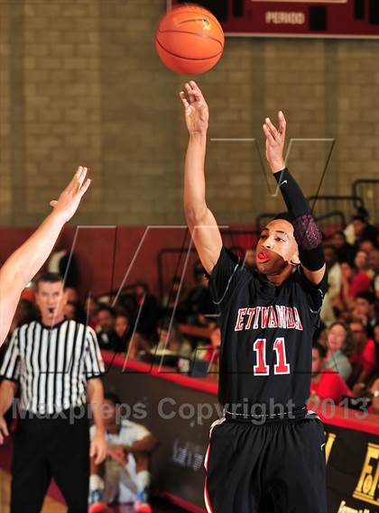 Thumbnail 3 in Loyola vs. Etiwanda (Nike Extravaganza) photogallery.