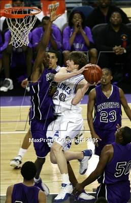 Thumbnail 2 in Castlemont vs Serra (NorCal D1 Final)#2 photogallery.