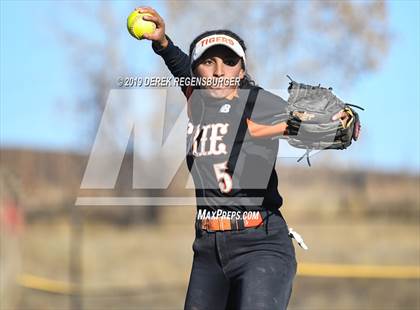Thumbnail 3 in Golden vs Erie (CHSAA 4A Final) photogallery.