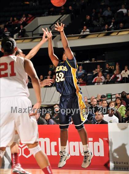 Thumbnail 1 in Mater Dei vs. Santa Monica (CIF SS D1AA Playoffs) photogallery.