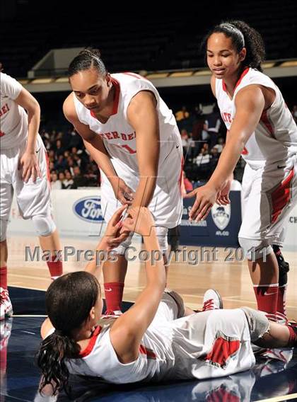 Thumbnail 3 in Mater Dei vs. Santa Monica (CIF SS D1AA Playoffs) photogallery.