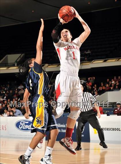 Thumbnail 3 in Mater Dei vs. Santa Monica (CIF SS D1AA Playoffs) photogallery.