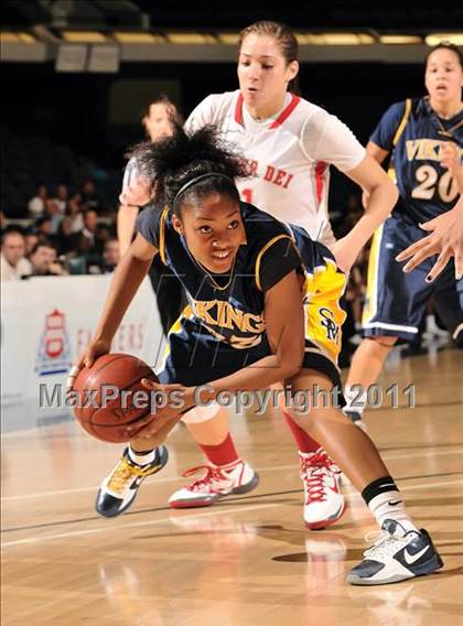 Thumbnail 2 in Mater Dei vs. Santa Monica (CIF SS D1AA Playoffs) photogallery.