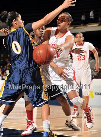 Thumbnail 2 in Mater Dei vs. Santa Monica (CIF SS D1AA Playoffs) photogallery.