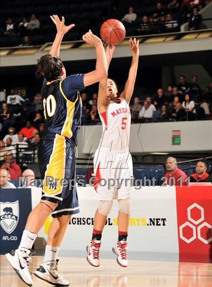 Thumbnail 1 in Mater Dei vs. Santa Monica (CIF SS D1AA Playoffs) photogallery.