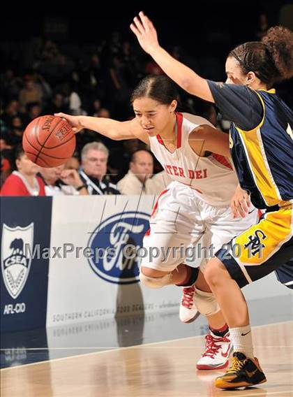 Thumbnail 2 in Mater Dei vs. Santa Monica (CIF SS D1AA Playoffs) photogallery.