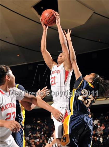 Thumbnail 1 in Mater Dei vs. Santa Monica (CIF SS D1AA Playoffs) photogallery.