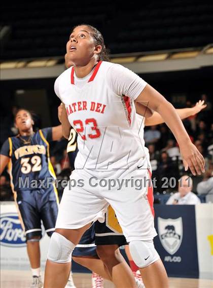Thumbnail 1 in Mater Dei vs. Santa Monica (CIF SS D1AA Playoffs) photogallery.