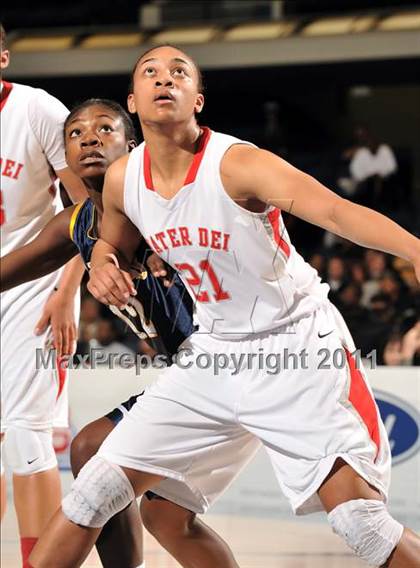 Thumbnail 3 in Mater Dei vs. Santa Monica (CIF SS D1AA Playoffs) photogallery.