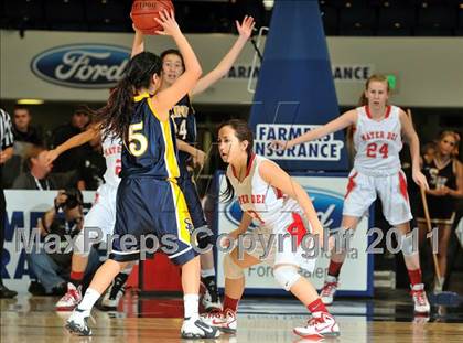 Thumbnail 3 in Mater Dei vs. Santa Monica (CIF SS D1AA Playoffs) photogallery.