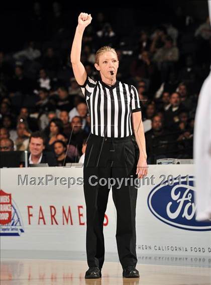 Thumbnail 3 in Mater Dei vs. Santa Monica (CIF SS D1AA Playoffs) photogallery.