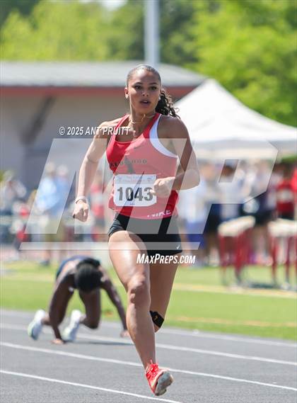 Thumbnail 1 in Bryan Bradley Viking Track Classic (100m) photogallery.