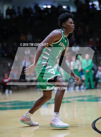 Thumbnail 2 in Valparaiso vs Warren Central photogallery.