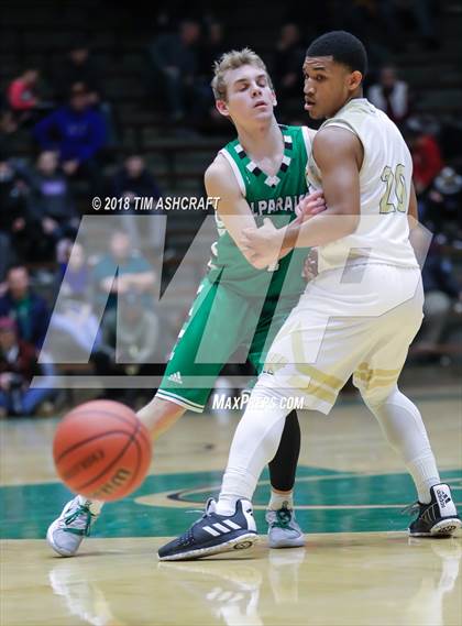 Thumbnail 3 in Valparaiso vs Warren Central photogallery.