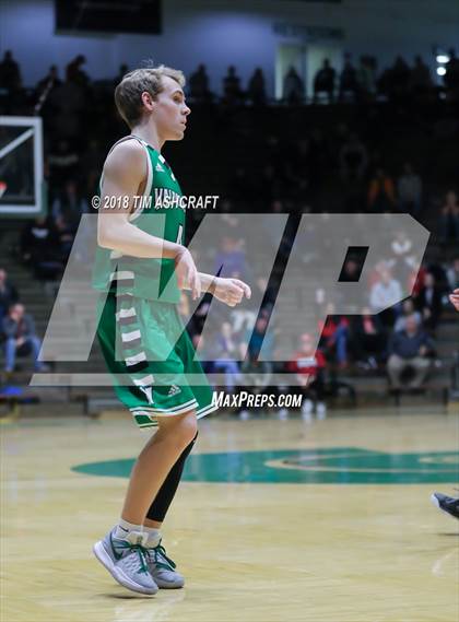 Thumbnail 2 in Valparaiso vs Warren Central photogallery.