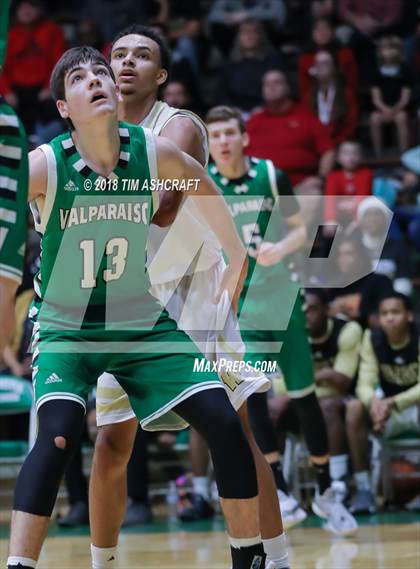 Thumbnail 2 in Valparaiso vs Warren Central photogallery.
