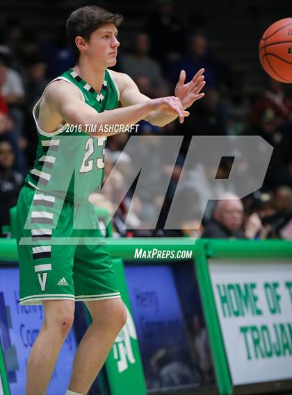 Thumbnail 1 in Valparaiso vs Warren Central photogallery.