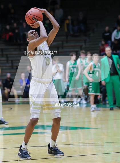 Thumbnail 3 in Valparaiso vs Warren Central photogallery.