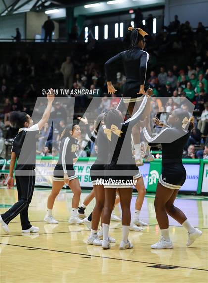 Thumbnail 2 in Valparaiso vs Warren Central photogallery.