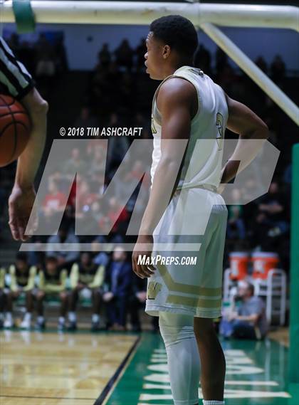 Thumbnail 3 in Valparaiso vs Warren Central photogallery.