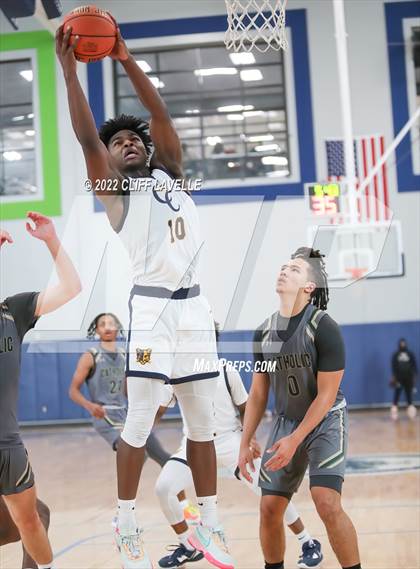 Thumbnail 3 in Catholic High vs Carmel Christian (Lowcountry Roundball Classic) photogallery.