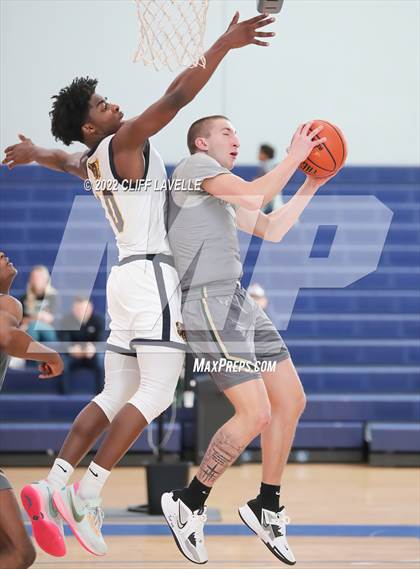 Thumbnail 1 in Catholic High vs Carmel Christian (Lowcountry Roundball Classic) photogallery.