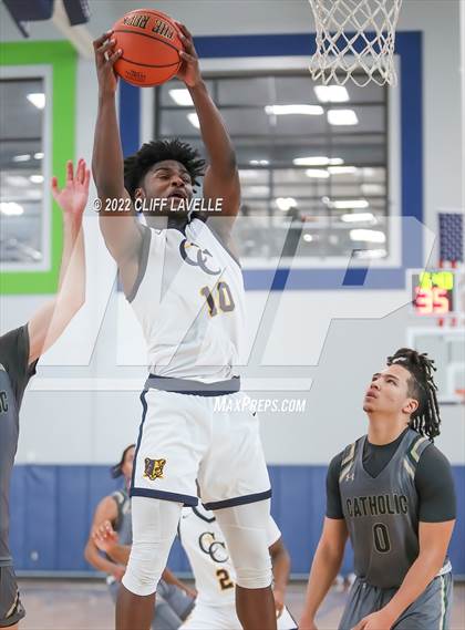 Thumbnail 1 in Catholic High vs Carmel Christian (Lowcountry Roundball Classic) photogallery.