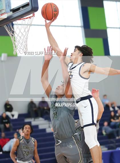 Thumbnail 3 in Catholic High vs Carmel Christian (Lowcountry Roundball Classic) photogallery.