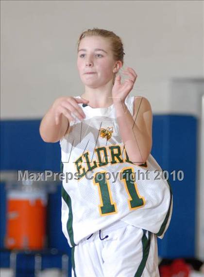 Thumbnail 1 in Eldred vs. Chapel Field (Hambletonian Classic) photogallery.